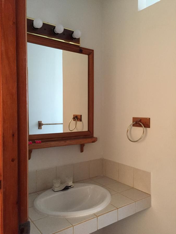 Blue Wave Guest House Caye Caulker Εξωτερικό φωτογραφία