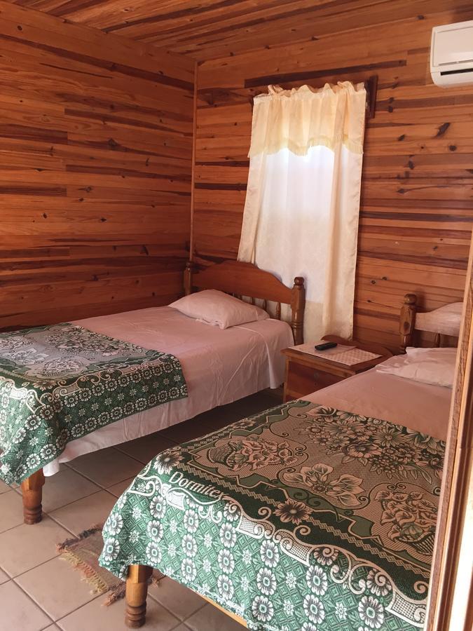 Blue Wave Guest House Caye Caulker Εξωτερικό φωτογραφία