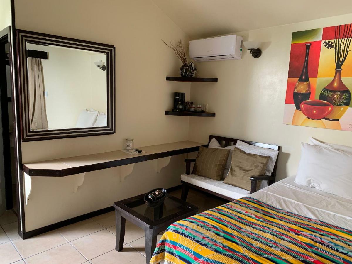 Blue Wave Guest House Caye Caulker Εξωτερικό φωτογραφία