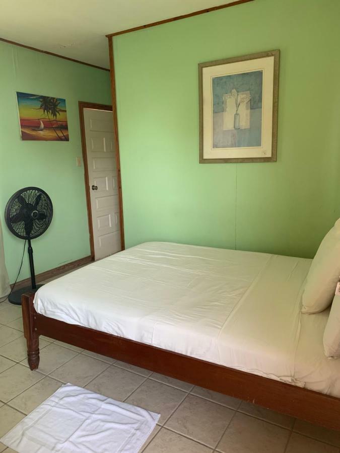 Blue Wave Guest House Caye Caulker Εξωτερικό φωτογραφία