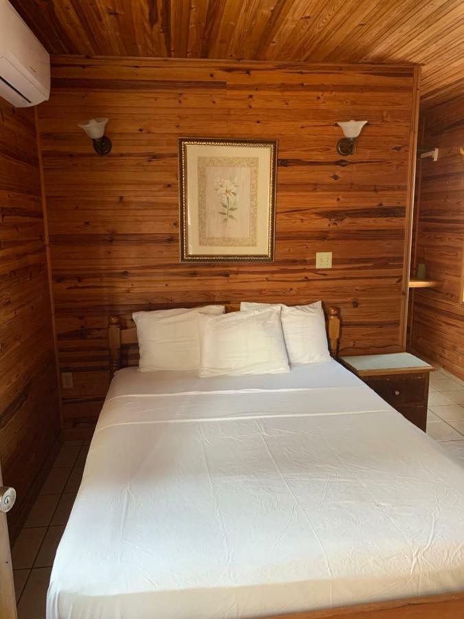 Blue Wave Guest House Caye Caulker Εξωτερικό φωτογραφία