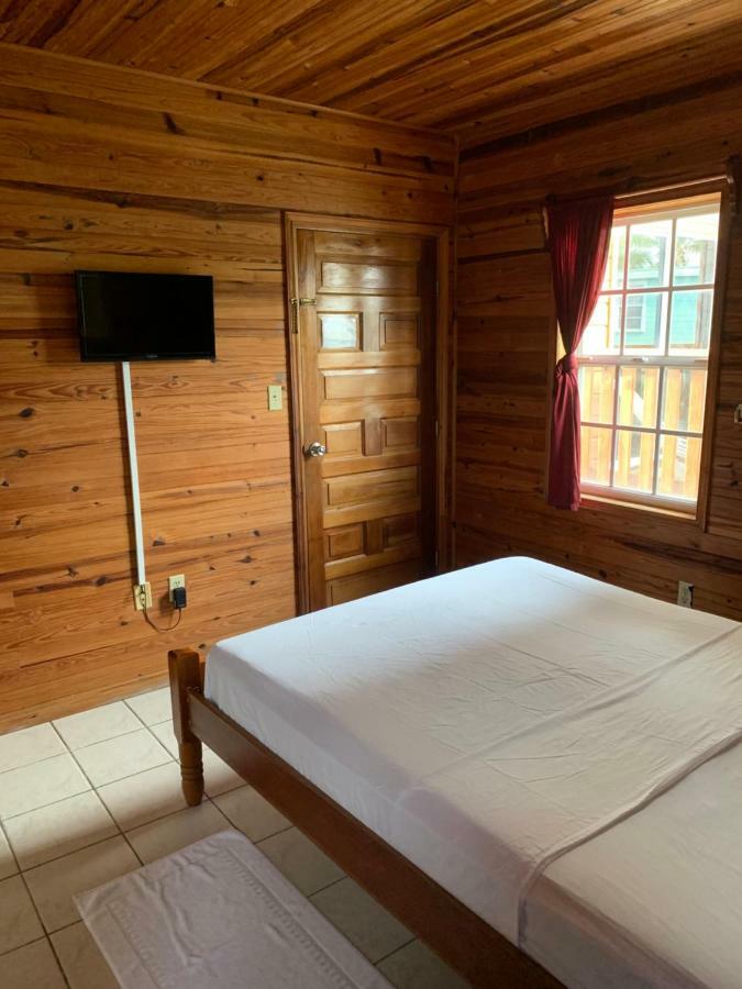 Blue Wave Guest House Caye Caulker Εξωτερικό φωτογραφία