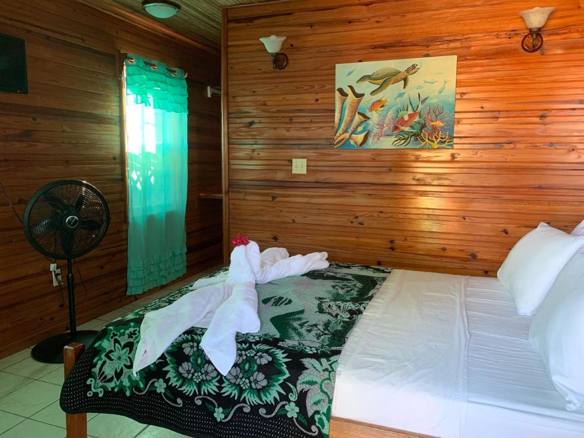 Blue Wave Guest House Caye Caulker Εξωτερικό φωτογραφία